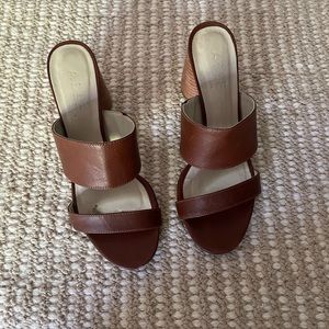 Able shoes, Jones heal